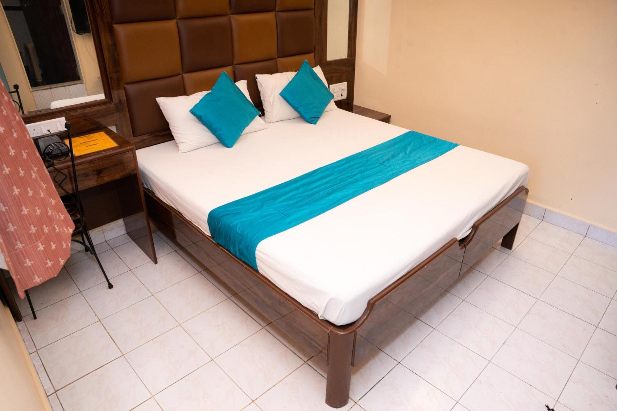 Saigal Guest House Мумбаи Экстерьер фото