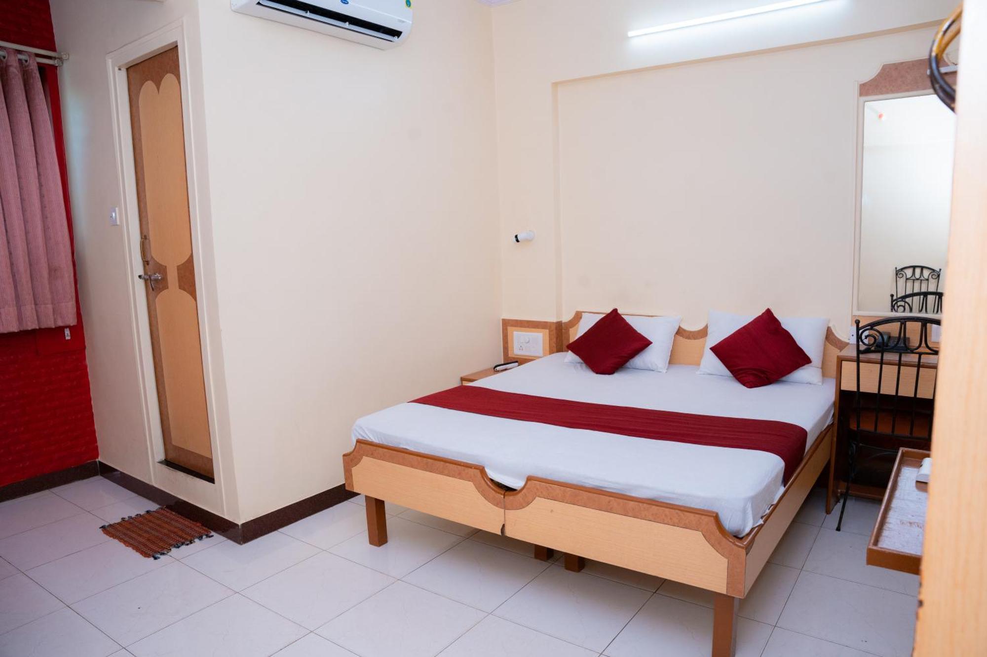 Saigal Guest House Мумбаи Экстерьер фото