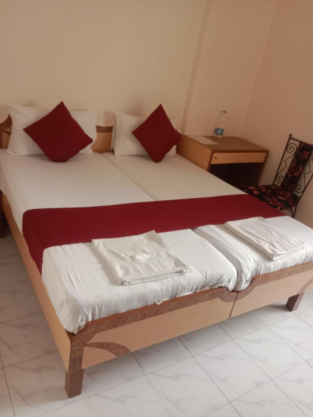 Saigal Guest House Мумбаи Экстерьер фото